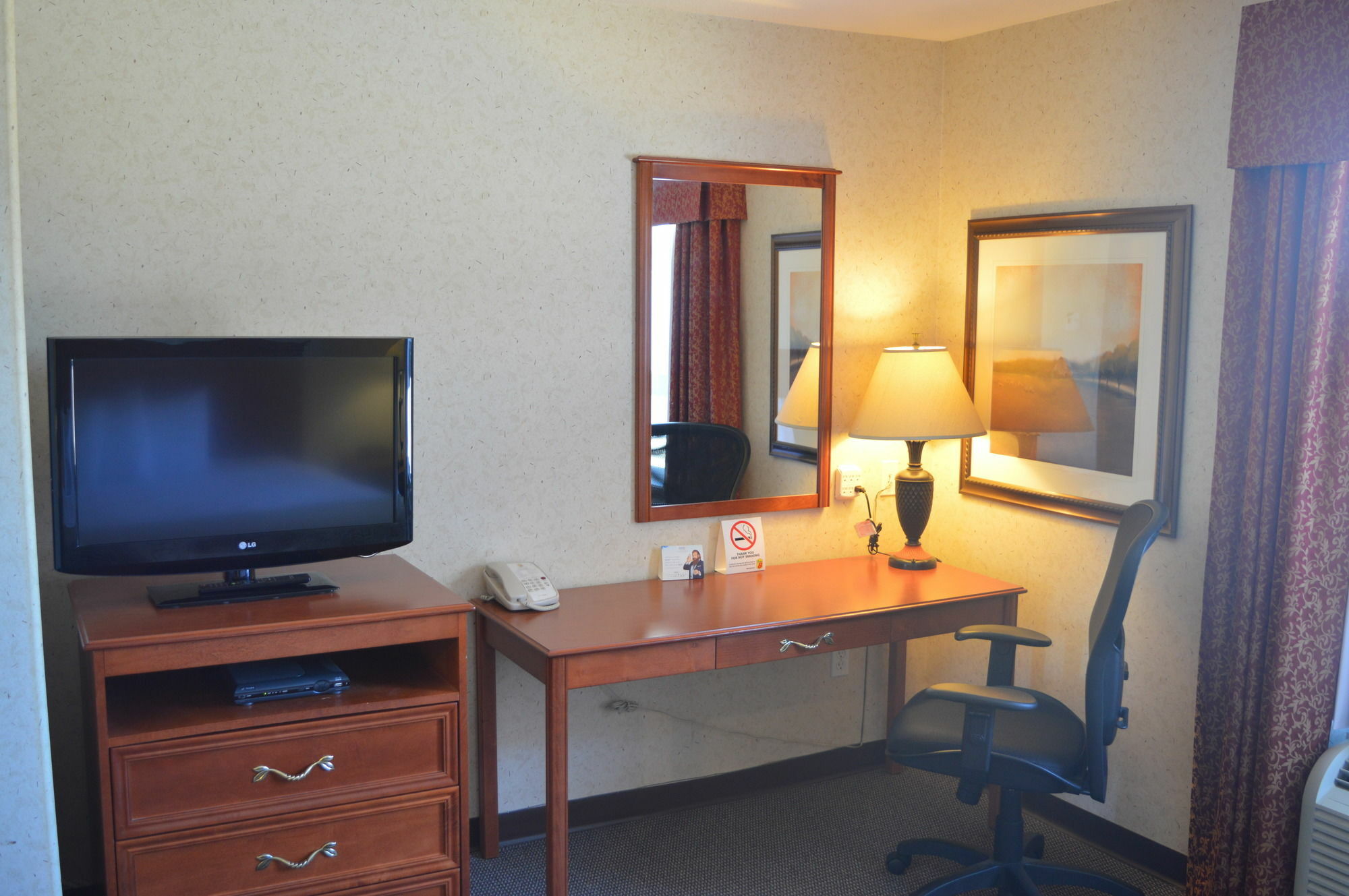 Super 8 By Wyndham Grande Prairie Hotel Exterior foto