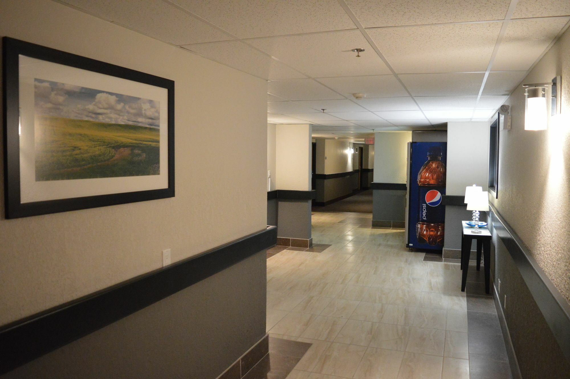 Super 8 By Wyndham Grande Prairie Hotel Exterior foto